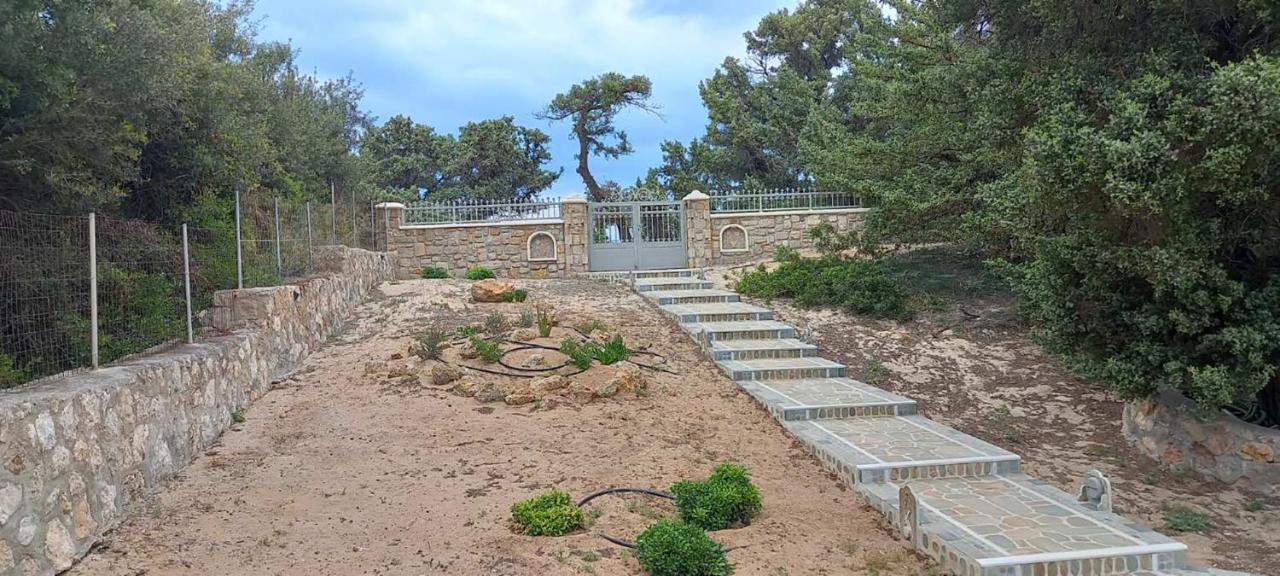 Elafonisos: Two Storey House On The Sea Front Buitenkant foto