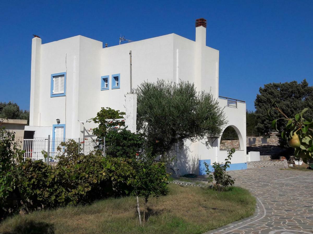 Elafonisos: Two Storey House On The Sea Front Buitenkant foto